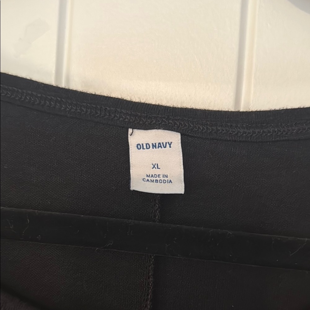 Old Navy Black Boxy Short Sleeve T-Shirt - Picture 2 of 2